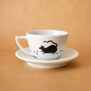 Filiżanka ze spodkiem myszka