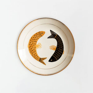 czarna i złota rybka - talerz na ścianę